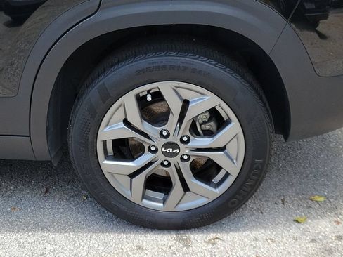Certified 2024 Kia Seltos LX AWD/4WD image 8