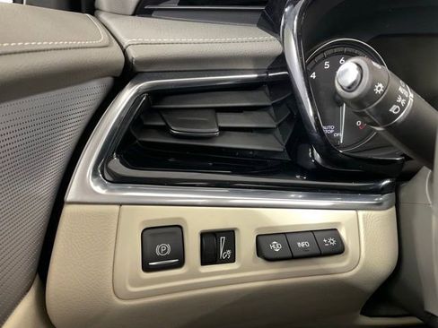 Used 2022 Cadillac XT6 Premium Luxury w/ Technology Package image 18