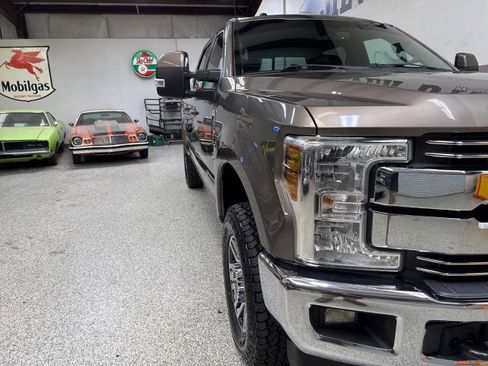 Used 2018 Ford F250 Lariat w/ Camper Package image 54