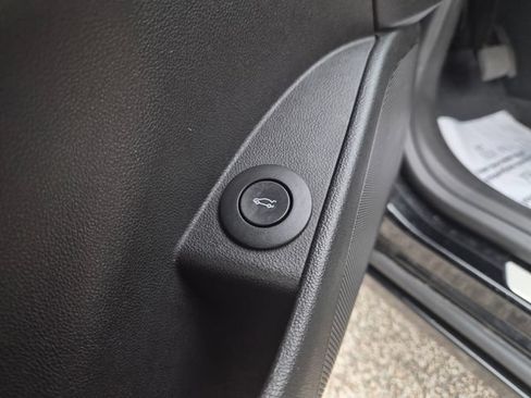 Used 2017 Buick LaCrosse Essence FWD image 15