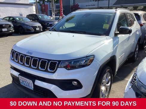 Used 2025 Jeep Compass Latitude w/ Sun & Sound Group AWD/4WD image 1