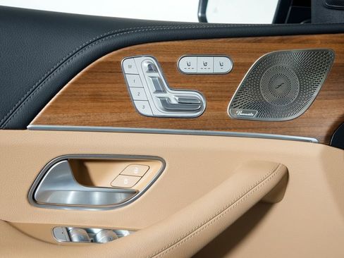 Certified 2024 Mercedes-Benz GLS 450 4MATIC image 31