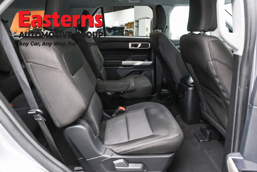 Used 2023 Ford Explorer XLT AWD/4WD image 24