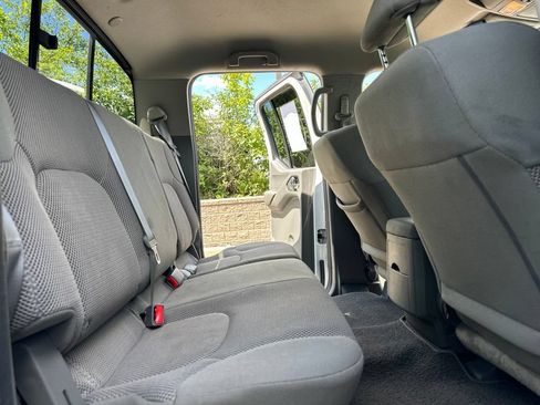 Used 2020 Nissan Frontier SV w/ Midnight Edition Floor Mats AWD/4WD image 27