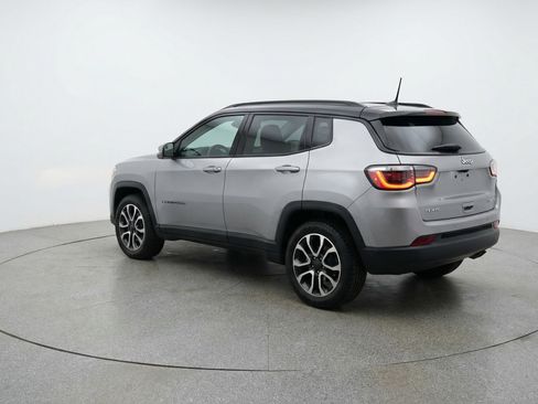 Used 2025 Jeep Compass Trailhawk AWD/4WD image 6
