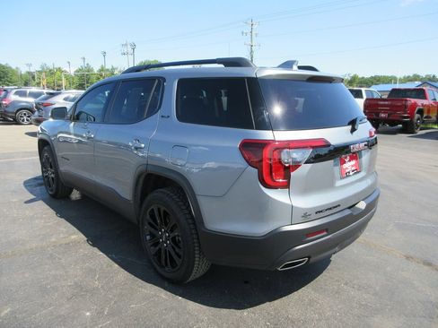 Certified 2023 GMC Acadia SLT w/ Elevation Edition FWD image 9