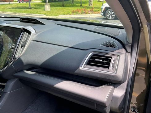Used 2025 Subaru Ascent Limited AWD/4WD image 19