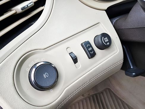 Used 2012 Buick LaCrosse Touring image 22