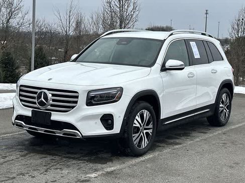 Used 2025 Mercedes-Benz GLB 250 4MATIC image 1