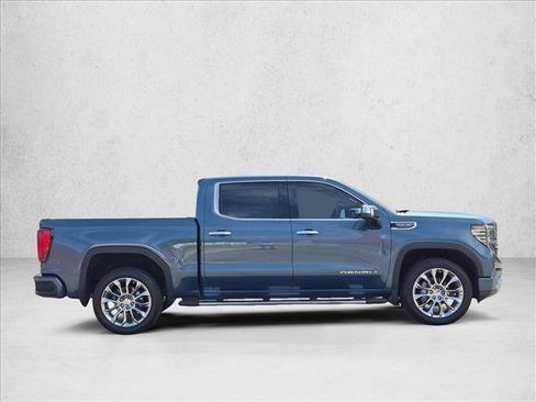 Used 2024 GMC Sierra 1500 Denali w/ Technology Package AWD/4WD image 4