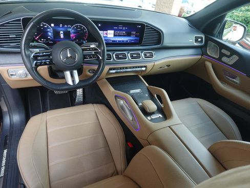 Used 2025 Mercedes-Benz GLS 450 4MATIC image 21