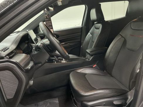 Used 2024 Jeep Compass Trailhawk image 19