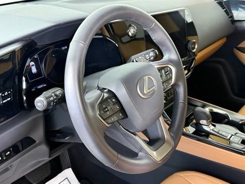 Used 2025 Lexus NX 250 FWD w/ Towing Package (2000 Lbs) image 18