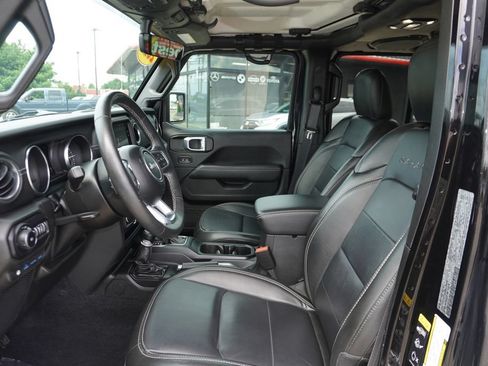 Used 2022 Jeep Wrangler Unlimited Sahara w/ Cold Weather Group AWD/4WD image 24