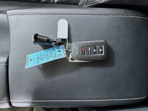Used 2022 Lexus RX 450h AWD w/ Premium Package image 31