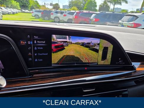 Used 2024 Cadillac Escalade ESV Premium Luxury AWD/4WD image 5
