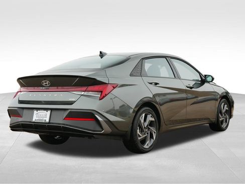 Certified 2025 Hyundai Elantra SEL image 7