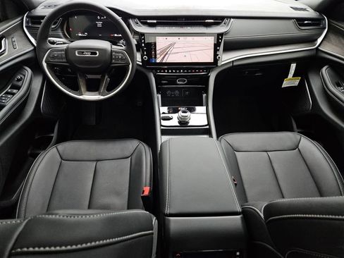 New 2026 Jeep Grand Cherokee L Limited AWD/4WD image 8