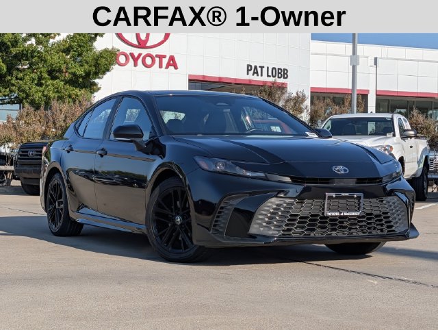 Used 2025 Toyota Camry SE FWD image 2