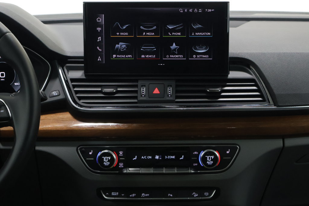 Used 2021 Audi Q5 e Premium AWD/4WD image 19