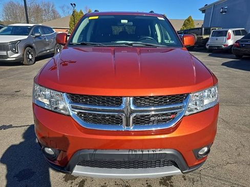 Used 2014 Dodge Journey SXT w/ Flexible Seating Group image 2