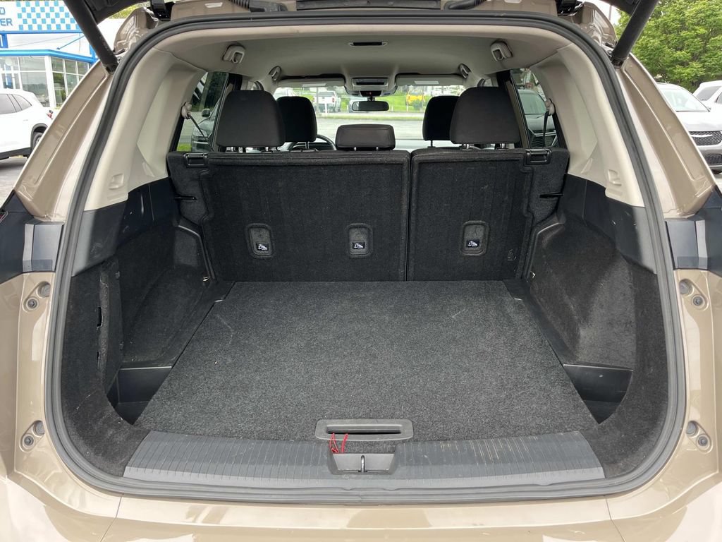 Used 2025 Nissan Rogue SV AWD/4WD image 18