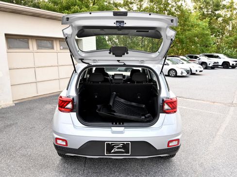Used 2022 Hyundai Venue SEL image 20