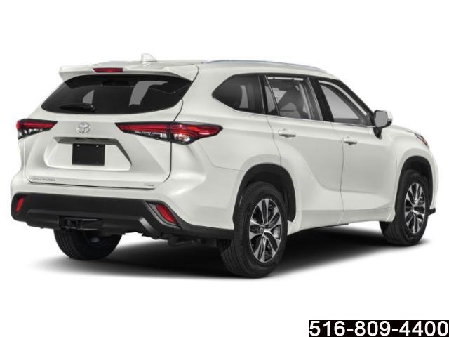 Used 2021 Toyota Highlander XLE AWD/4WD image 2