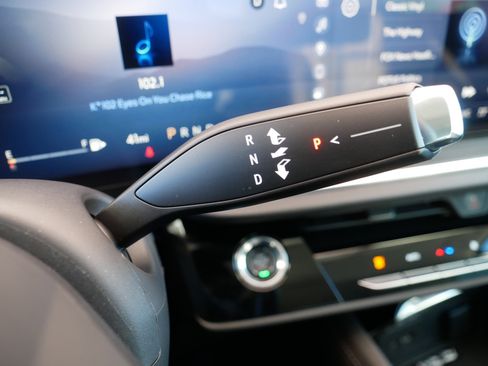 Used 2025 Buick Envision Preferred image 24