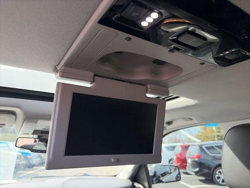 Used 2020 Chevrolet Suburban Premier image 6