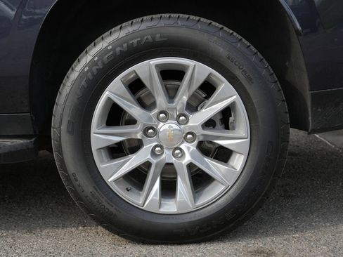Used 2025 Chevrolet Suburban Premier AWD/4WD image 14