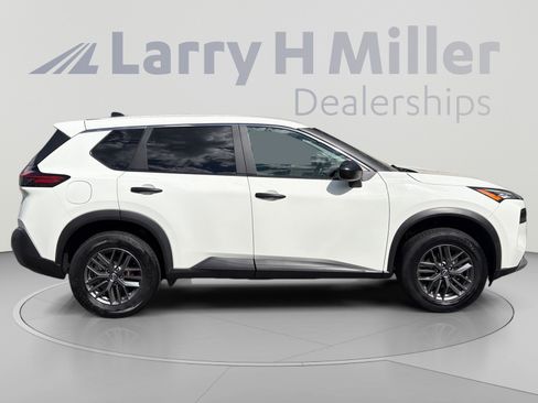 Used 2023 Nissan Rogue S FWD image 6