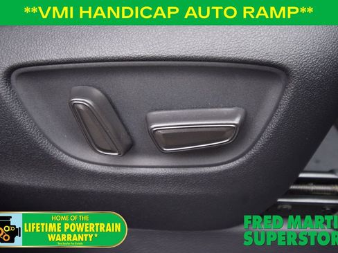 Used 2022 Toyota Sienna XLE image 26