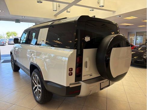 Used 2023 Land Rover Defender 130 SE AWD/4WD image 7