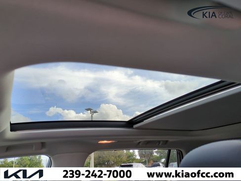 Used 2023 Toyota Highlander LE image 21