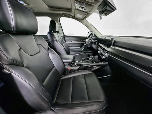 Used 2025 Kia Telluride S AWD/4WD image 34