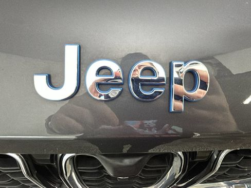 Used 2024 Jeep Grand Cherokee Limited 4xe w/ Luxury Tech Group II AWD/4WD image 10
