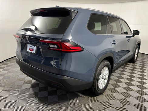 Used 2026 Toyota Grand Highlander XLE FWD image 5
