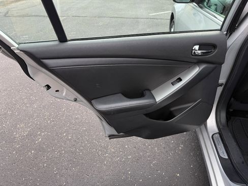 Used 2009 Nissan Altima 2.5 SL w/ SL Pkg image 10