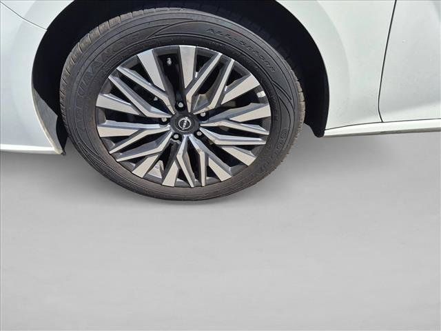 Used 2025 Nissan Altima 2.5 SV AWD/4WD image 15