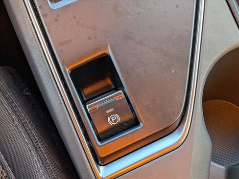 Certified 2024 Subaru Crosstrek 2.0i Premium image 16