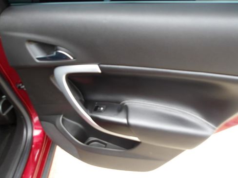 Used 2016 Buick Regal FWD image 7