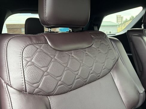 Used 2026 Ford Explorer Platinum w/ LUX Leather Package AWD/4WD image 60