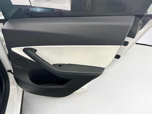 Used 2021 Tesla Model Y Long Range AWD/4WD image 33