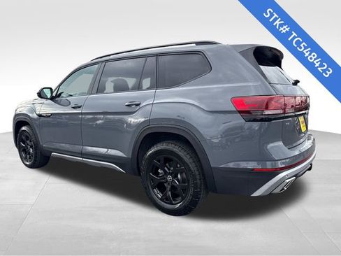 New 2026 Volkswagen Atlas Peak Edition image 5