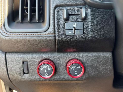 Used 2021 GMC Canyon AT4 w/ Driver Alert Package AWD/4WD image 15