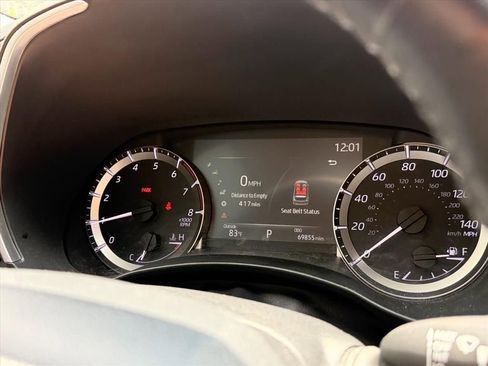 Used 2023 Toyota Highlander XLE AWD/4WD image 19