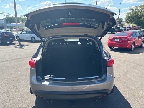 Used 2011 INFINITI FX35 AWD w/ Premium Pkg image 36