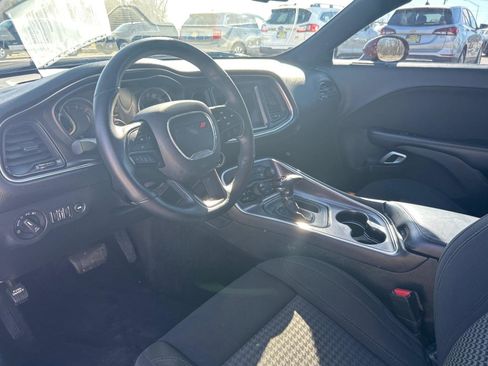 Used 2018 Dodge Challenger R/T RWD image 17