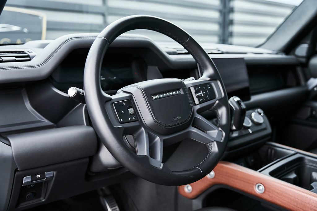 Used 2023 Land Rover Defender 110 X AWD/4WD image 42
